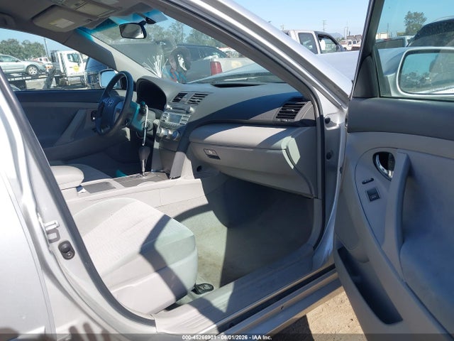 صورة 5 لـ 2011 Toyota CAMRY LE