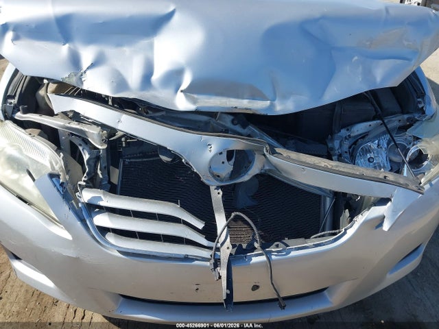 صورة 6 لـ 2011 Toyota CAMRY LE