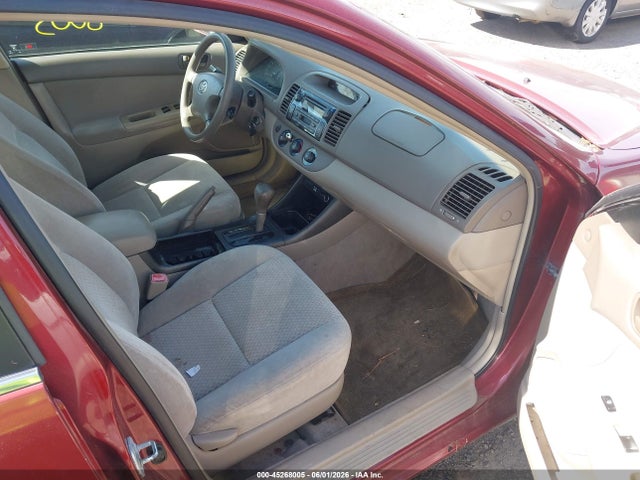 2004 Toyota CAMRY LE photo 5