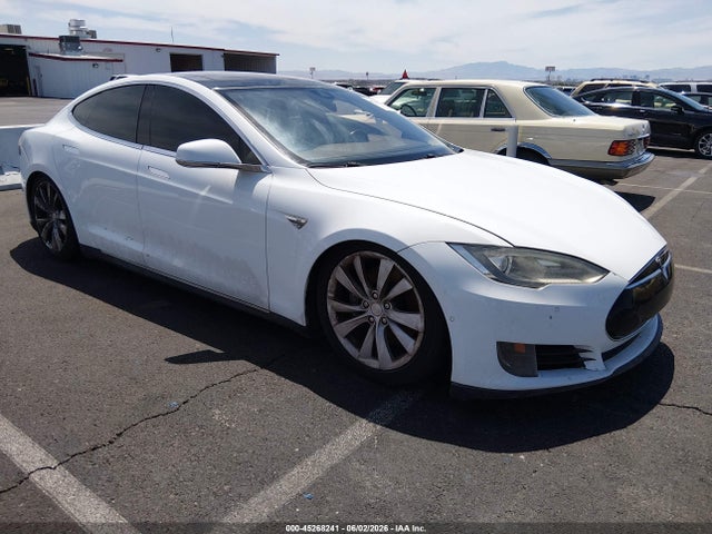 2014 TESLA MODEL S P85