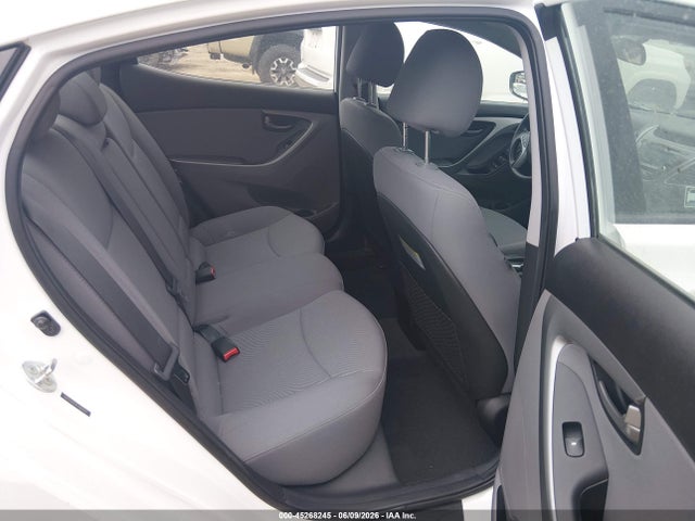 صورة 8 لـ 2015 Hyundai ELANTRA SE