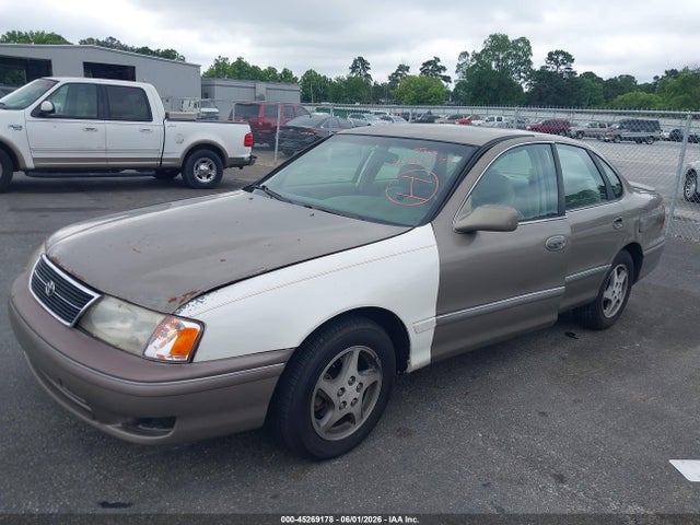 1999 Toyota AVALON XLS 照片 2