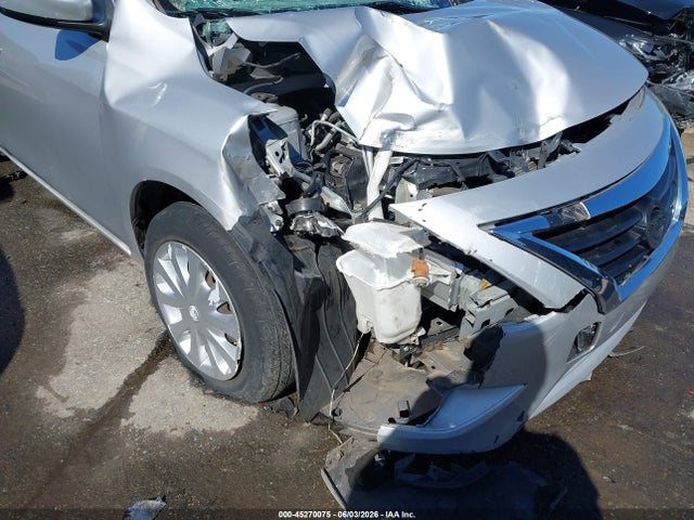 2019 Nissan VERSA 1.6 SV 照片 6