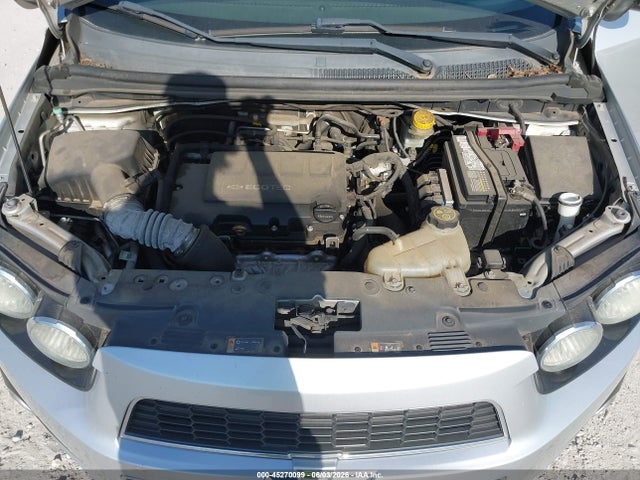 صورة 10 لـ 2014 Chevrolet SONIC LTZ AUTO