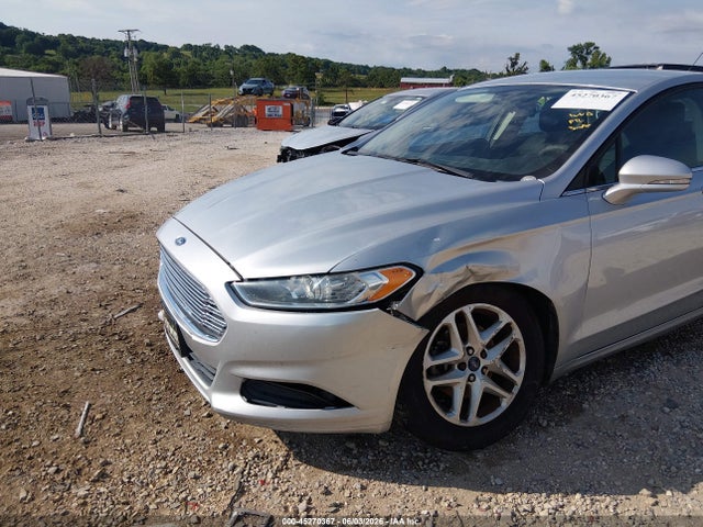 2016 FORD FUSION SE photo 6