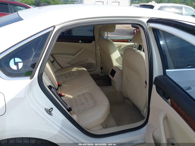 صورة 8 لـ 2013 Volkswagen PASSAT 2.0L TDI SEL PREMIUM