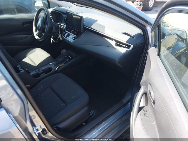 2025 Toyota COROLLA LE photo 5