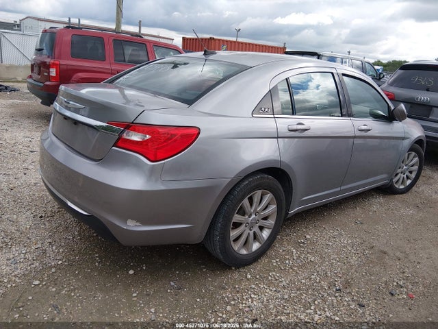 صورة 4 لـ 2014 Chrysler 200 TOURING