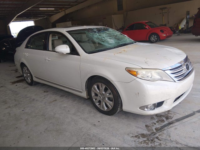 2012 TOYOTA AVALON 