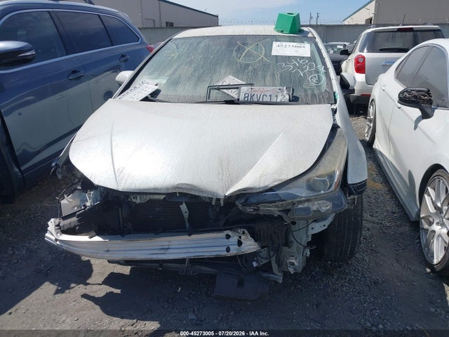صورة مصغرة 13 لـ 2019 Toyota PRIUS LE