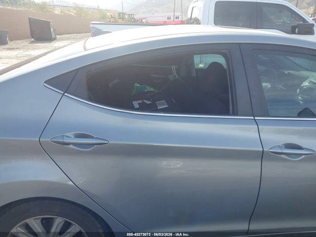 صورة 6 لـ 2015 Hyundai ELANTRA SE