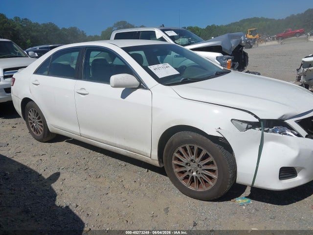 2010 Toyota CAMRY LE — миниатюра 13