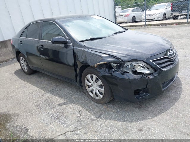 2011 TOYOTA CAMRY LE