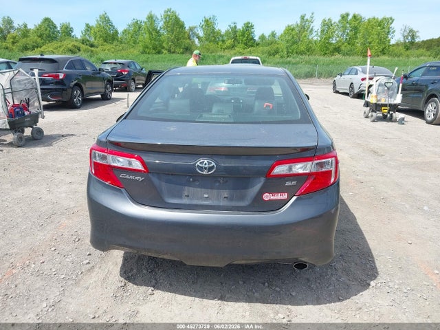 2014 Toyota CAMRY SE 缩略图 16