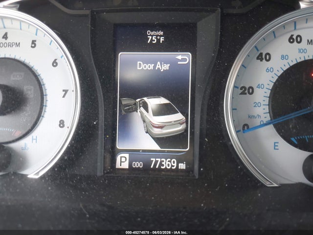 2016 Toyota CAMRY SE — миниатюра 15