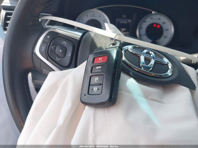 2016 Toyota CAMRY SE — миниатюра 11