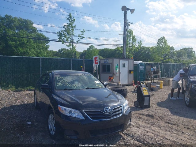 2011 TOYOTA CAMRY 