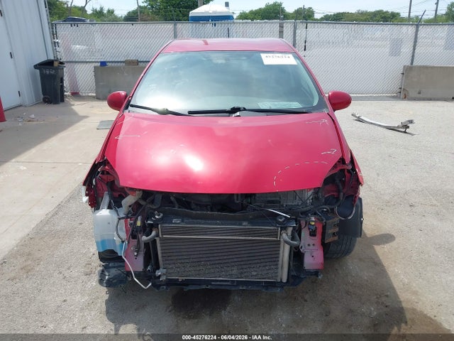 2014 Toyota PRIUS — миниатюра 12