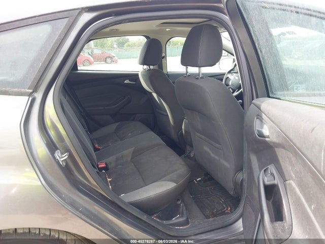 FORD FOCUS SE - 8