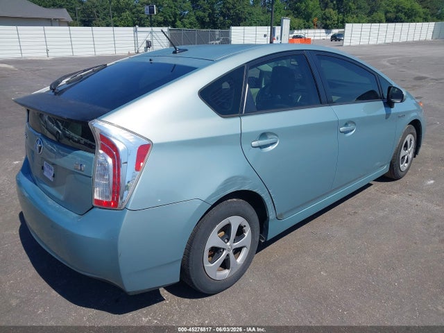 2013 Toyota PRIUS FOUR photo 4