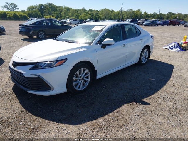 2023 Toyota CAMRY LE photo 2