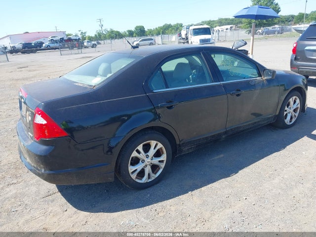 FORD FUSION SE - 4