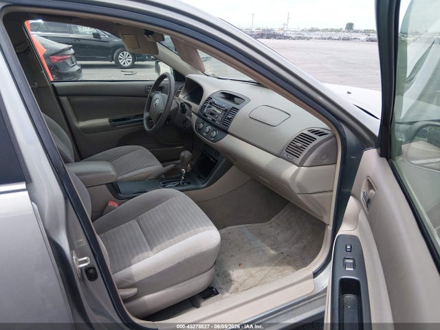 2005 Toyota CAMRY LE photo 5