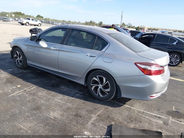 2017 Honda ACCORD LX — фото 3