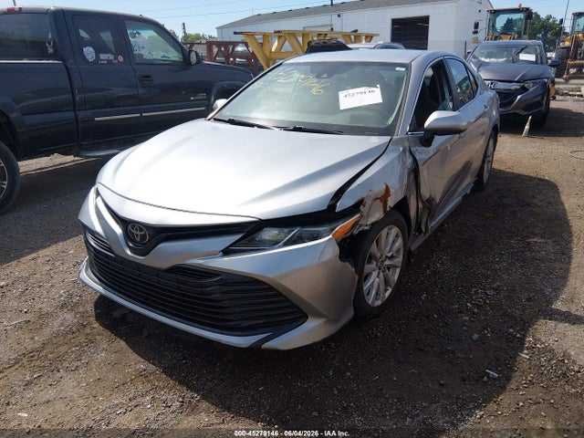 2019 Toyota CAMRY LE — фото 2