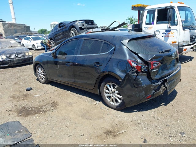 صورة 3 لـ 2015 Mazda MAZDA3 I TOURING