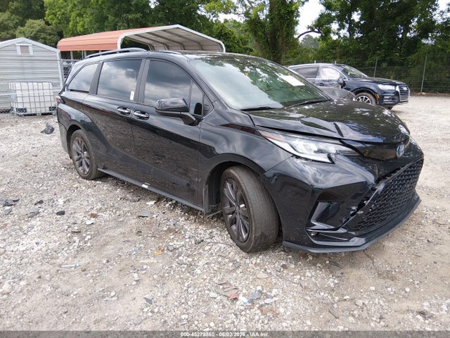2025 TOYOTA SIENNA XSE