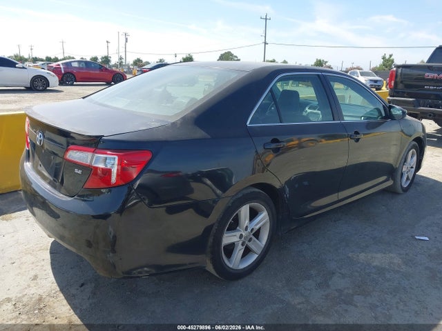 2013 Toyota CAMRY SE 照片 4