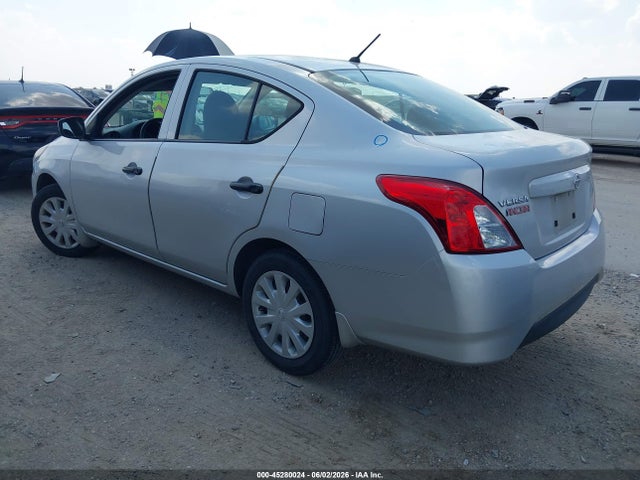 2016 Nissan VERSA 1.6 S — фото 3