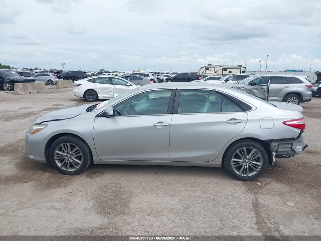 2016 Toyota CAMRY SE thumbnail 15
