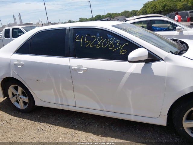 2013 Toyota CAMRY SE thumbnail 14