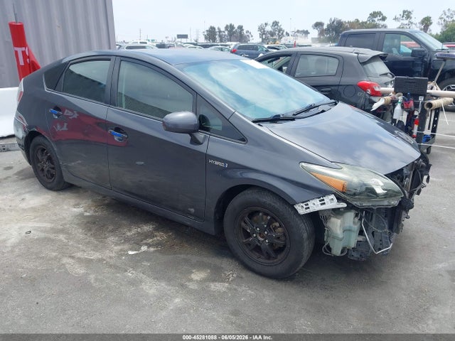 2015 TOYOTA PRIUS THREE