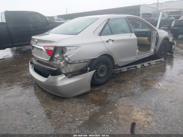 2017 Toyota CAMRY LE photo 4