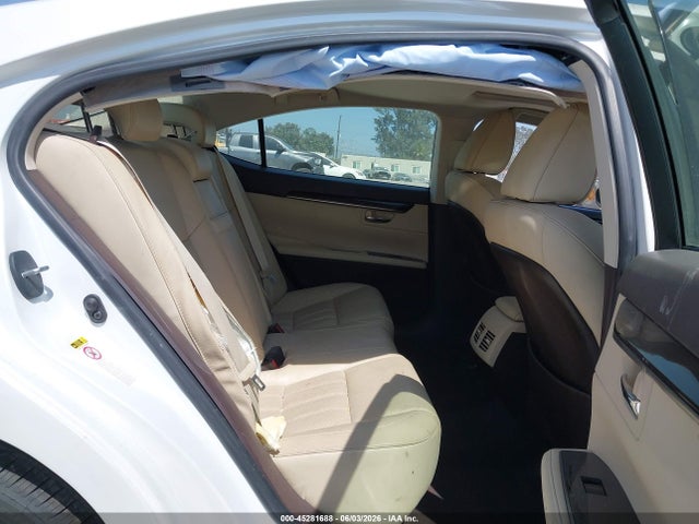 صورة 8 لـ 2016 Lexus ES 350