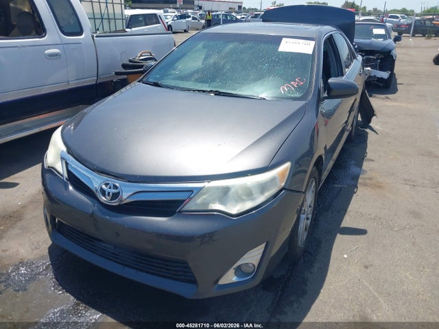 2013 Toyota CAMRY XLE photo 2