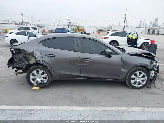 2017 MAZDA MAZDA3 SPORT 14