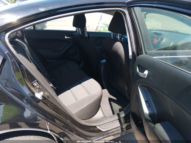 صورة 8 لـ 2017 KIA FORTE LX