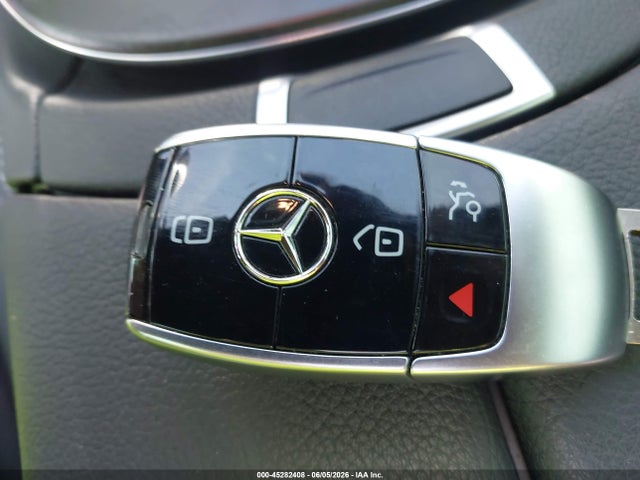 2022 Mercedes-BENZ E 350 — миниатюра 11
