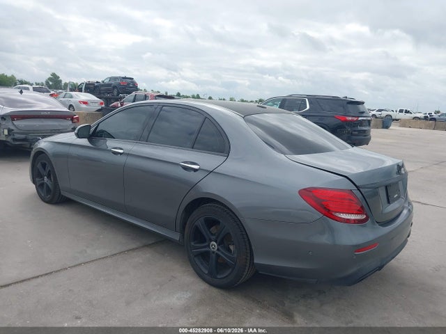صورة 3 لـ 2017 Mercedes-BENZ E 300