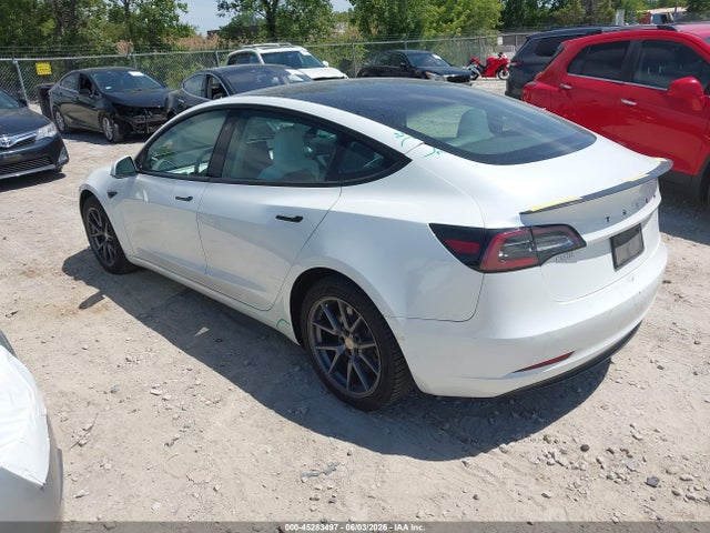 2021 Tesla MODEL 3 STANDARD RANGE PLUS REAR-WHEEL DRIVE — фото 3