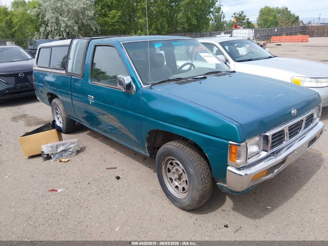1995 NISSAN TRUCK KING CAB XE