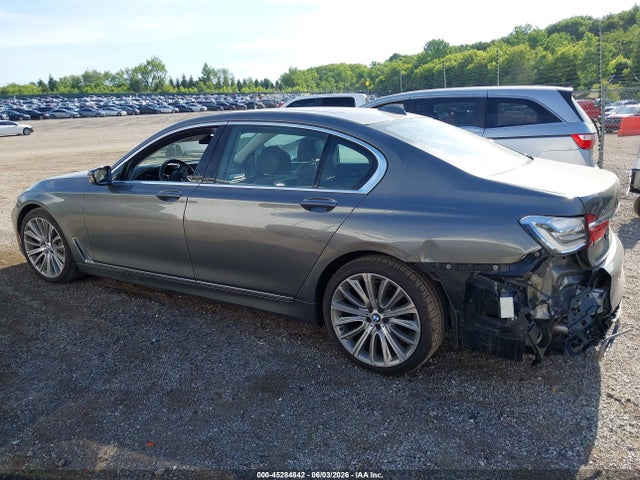 2016 BMW 750I XDRIVE photo 14