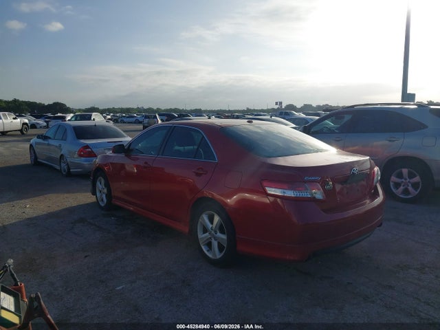 2010 Toyota CAMRY SE photo 3