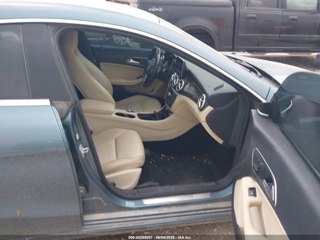 صورة 5 لـ 2014 Mercedes-BENZ CLA