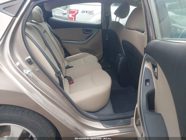 صورة 8 لـ 2015 Hyundai ELANTRA SE