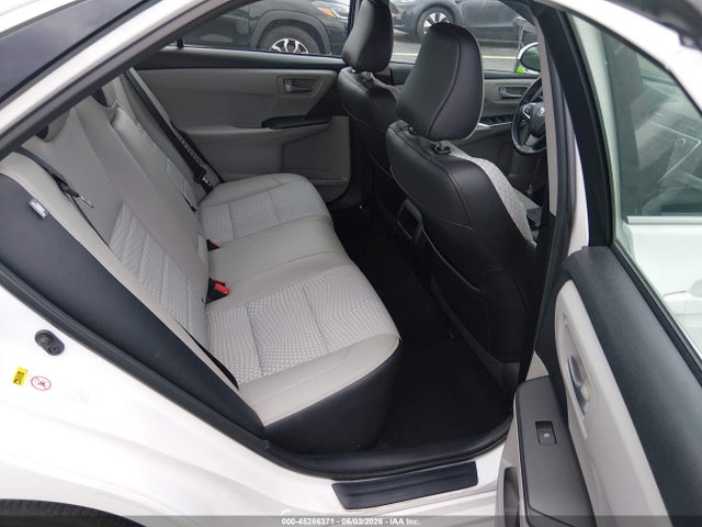 صورة 8 لـ 2015 Toyota CAMRY HYBRID SE